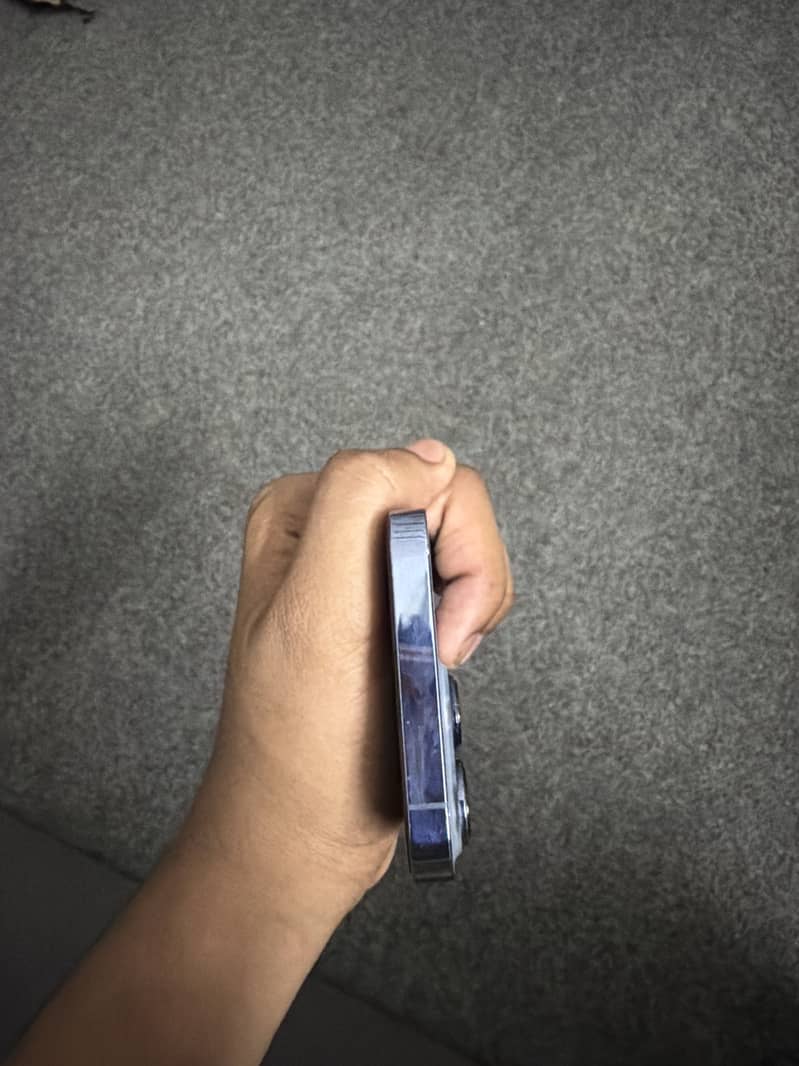 IPhone 13 Pro 4