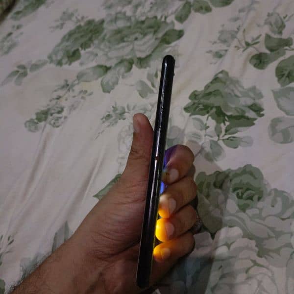 IPHONE 11 PRO MAX 2