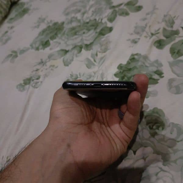 IPHONE 11 PRO MAX 3
