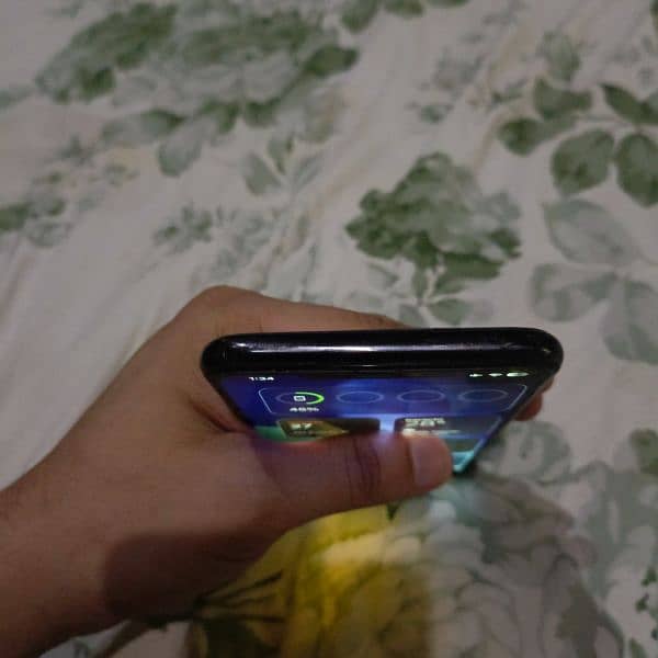 IPHONE 11 PRO MAX 4