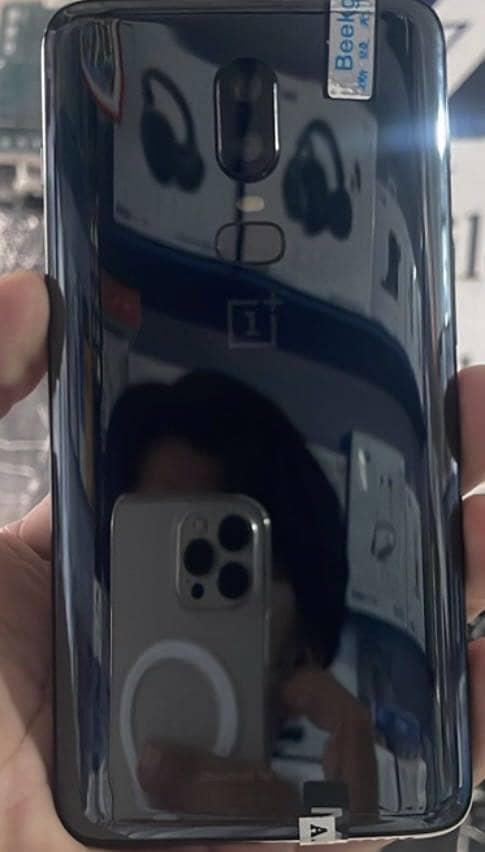 One plus 6 10/10 condition 1