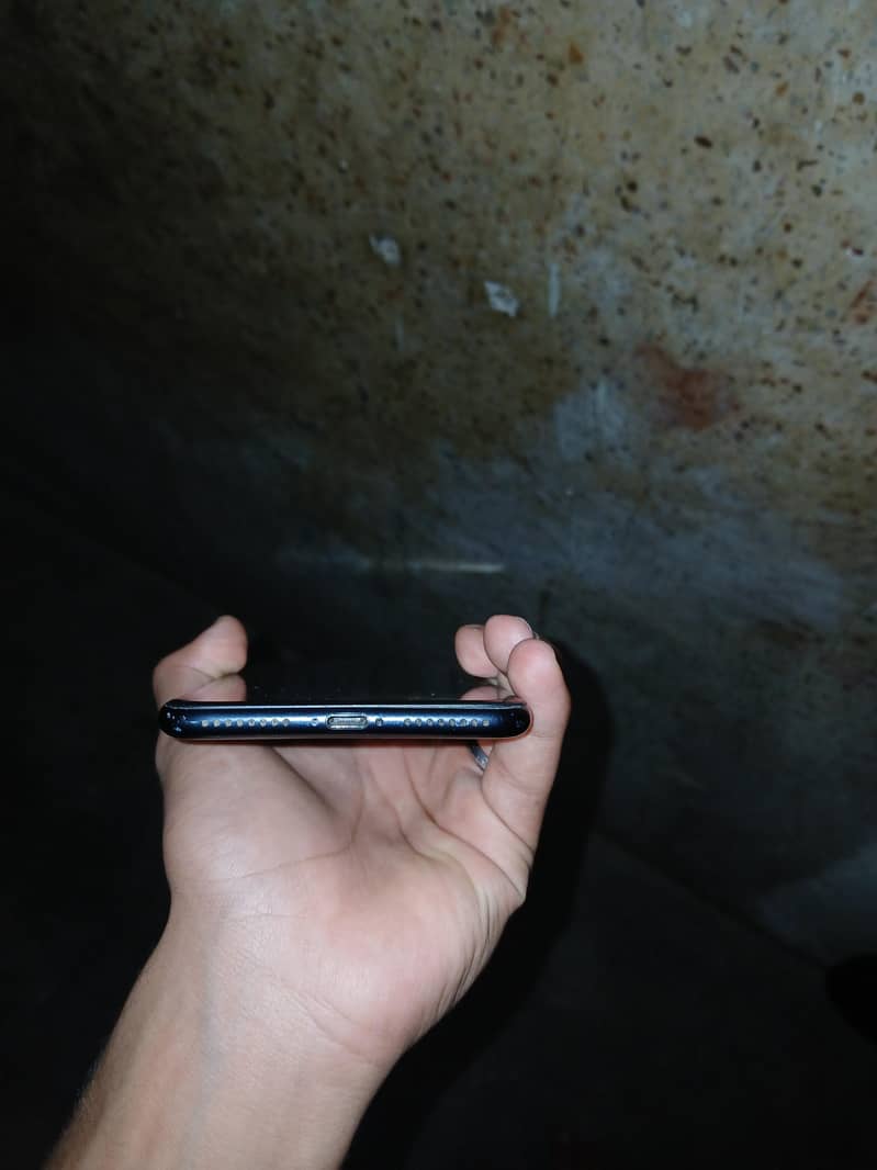 Apple iPhone 7 Plus 2