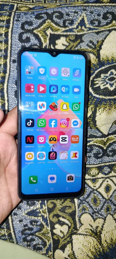 Tecno Spark 8c