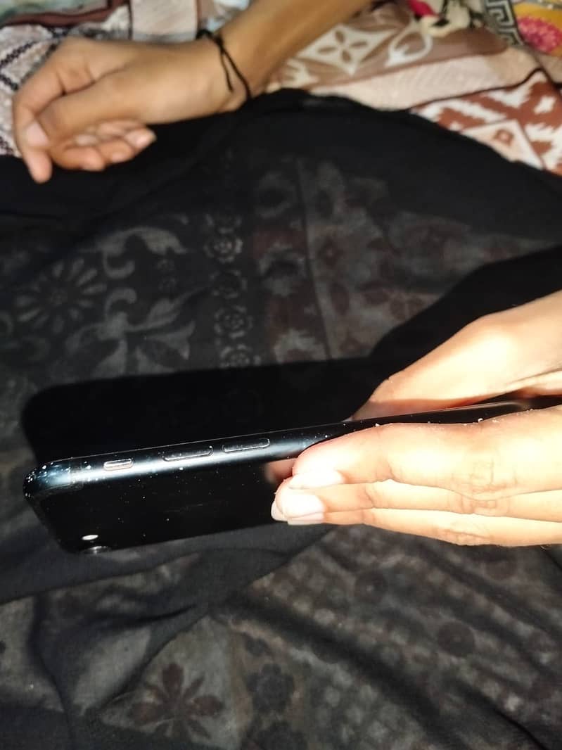 Apple iPhone 7 2