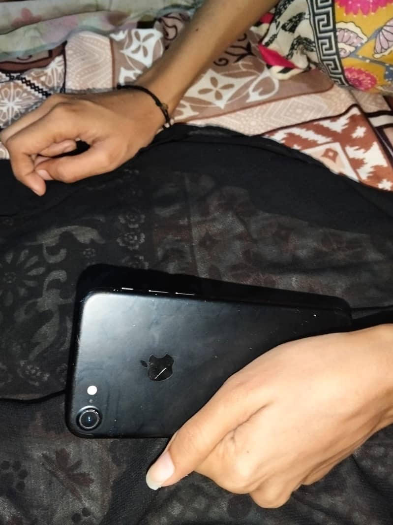 Apple iPhone 7 5
