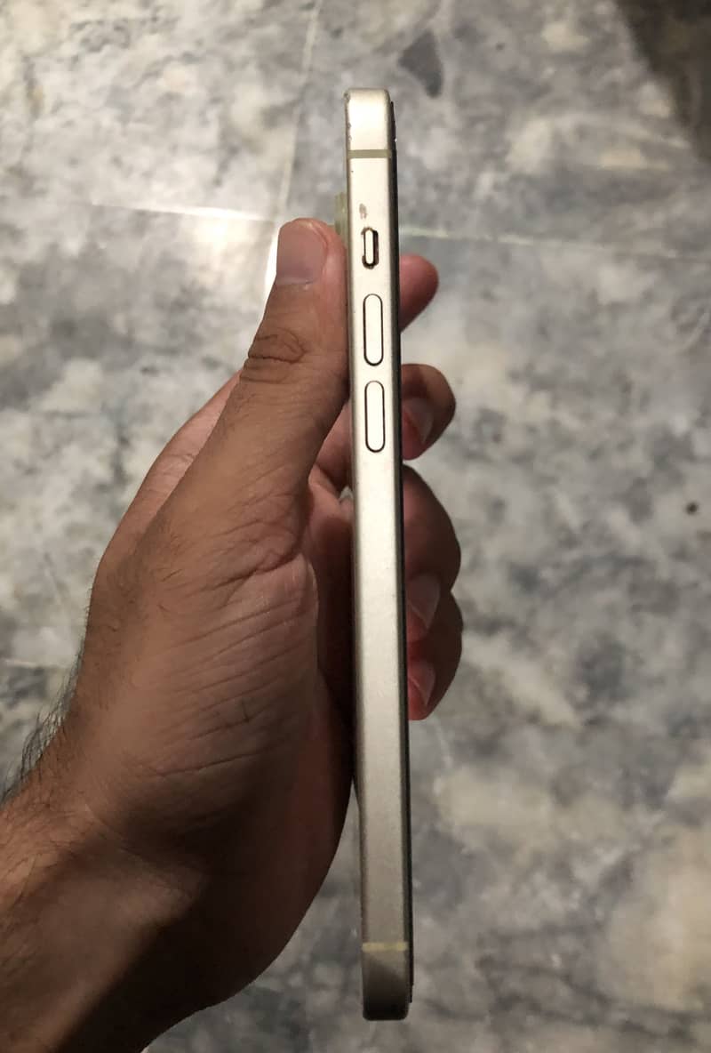iPhone 15 plus jv 4