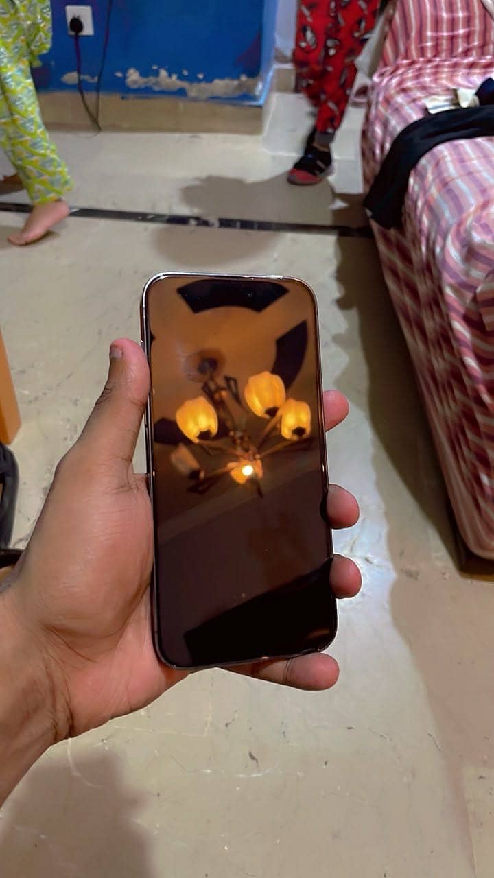 Iphone 14 pro max 4