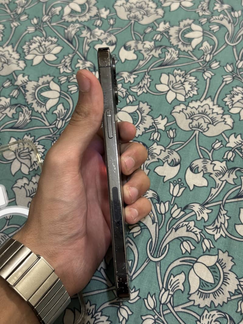 Iphone 12 pro max 2