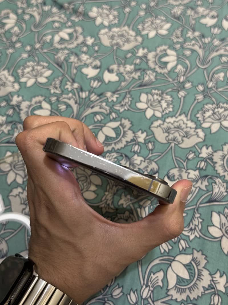 Iphone 12 pro max 5