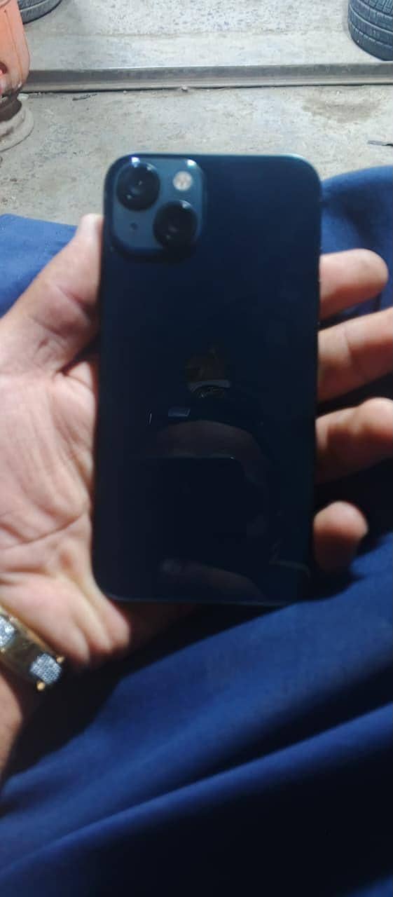 Apple iPhone 13 8