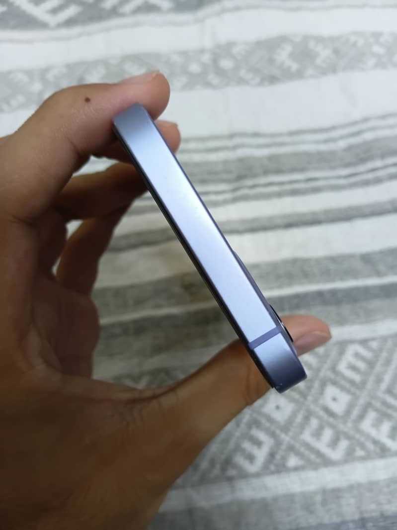 Apple iPhone 12 2