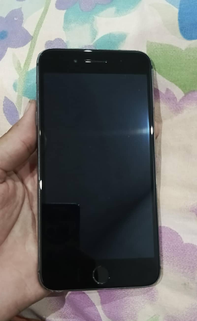 Apple iPhone 8 Plus 1