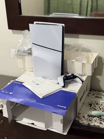 PlayStation 5 Slim Disc Edition (1TB)