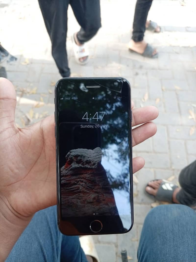 Apple iPhone 7 1