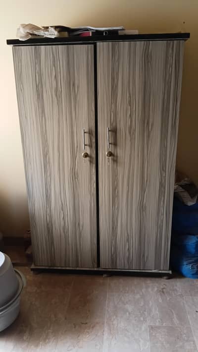 wardrobe 2 doors for sell