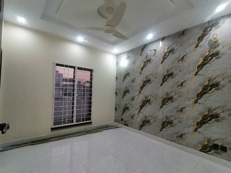 Good Location Upper Protion 3