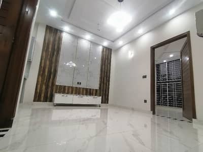 A Spacious Good Location 6 Marla Upper Portion In Park View City - Platinum Block