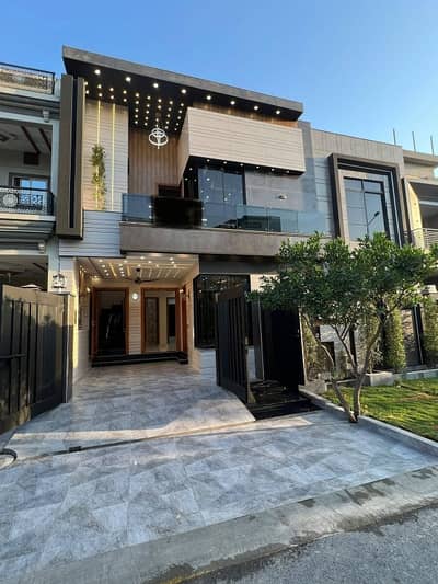 On Excellent Location 5 Marla House In Central Park View City - Tulip Extension Block For sale