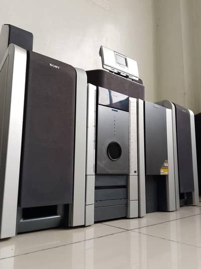 Sony sound system DHC-FLX5D