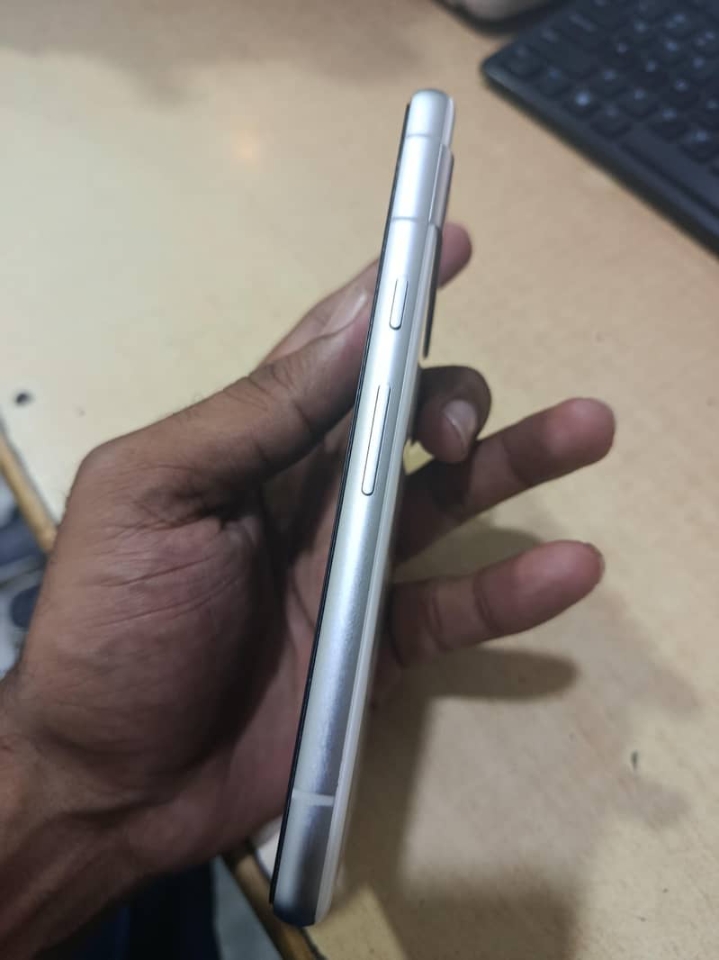 Google Pixel 7a 2
