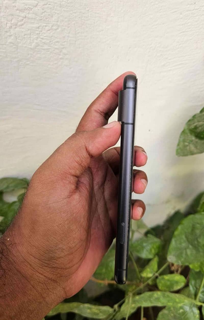 Google Pixel 8 4