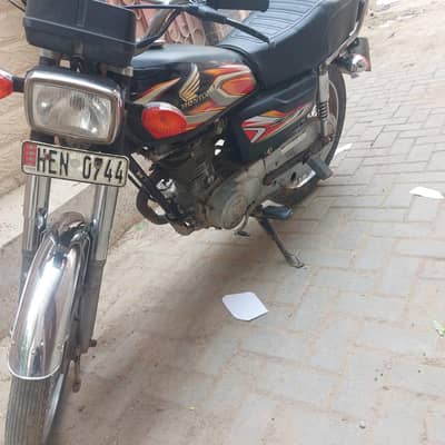 Karak Honda CG urgent sale 03132242829