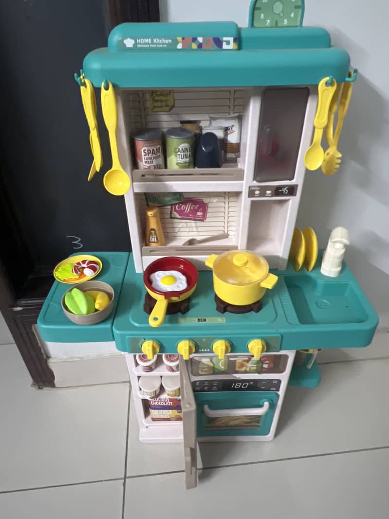 Kitchen sets. Imported 3