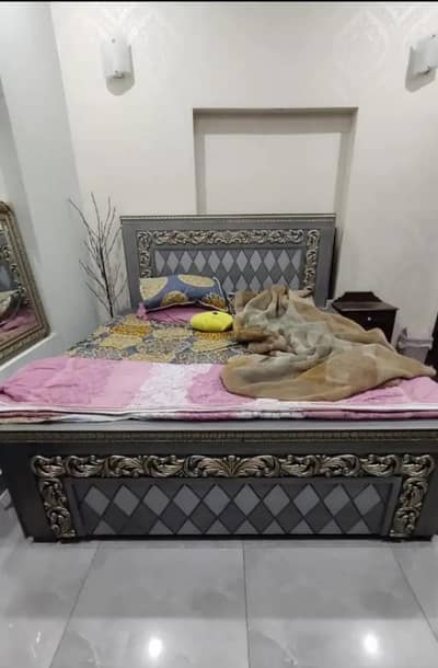 Bed Queen size