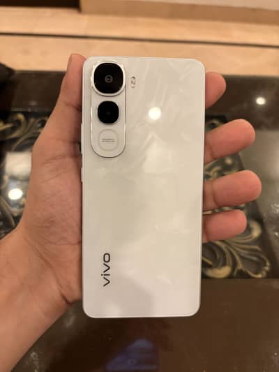 Vivo Y400 8GB/256GB | 11 Month Warranty | Like New | First Owner | PTA