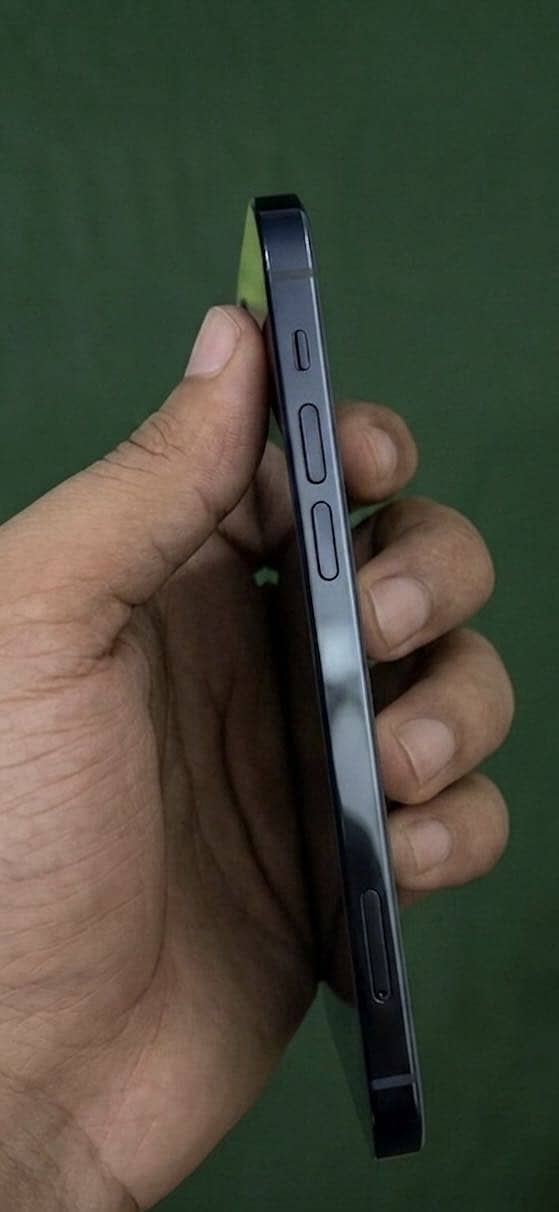 Apple iPhone 12 5