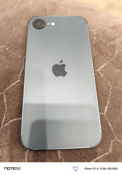 Apple iPhone 16e