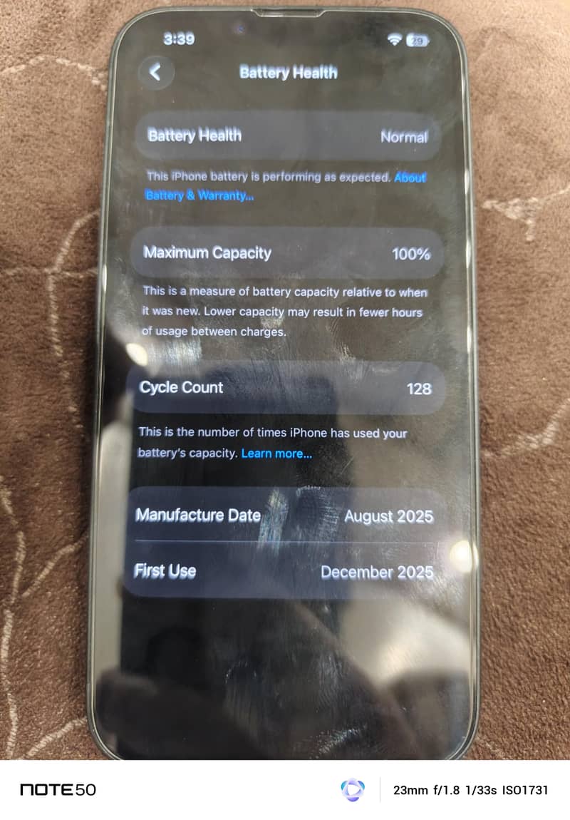 Apple iPhone 16e 5