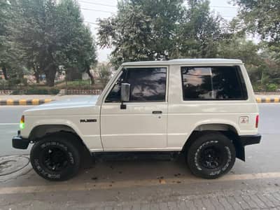 Mitsubishi Pajero MMC London model