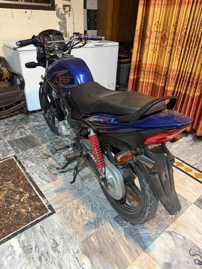 Honda CB 125F (Deluxe)