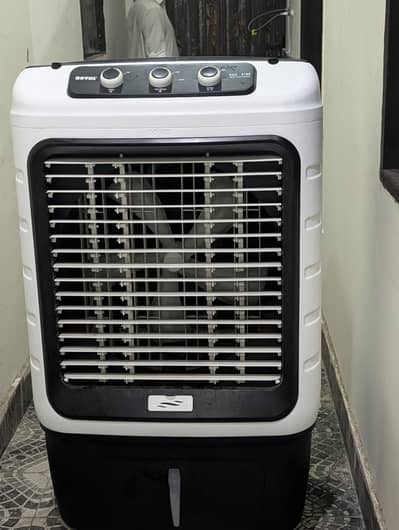 Royal Fan Brand new cooler 10 year warranty - just 1 month used