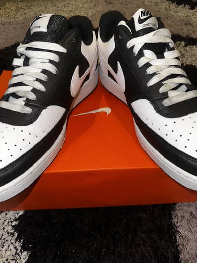 Original NIKE one time use up for sale size 10 urgent sale