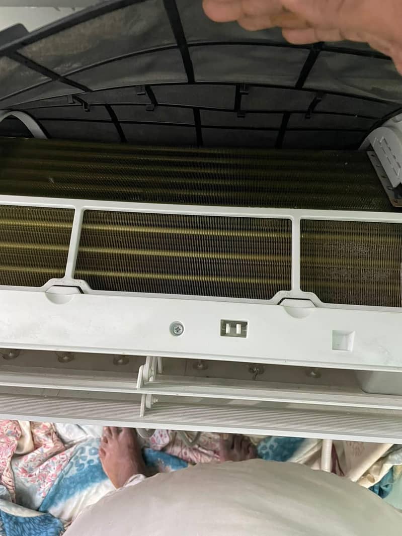 split AC 4