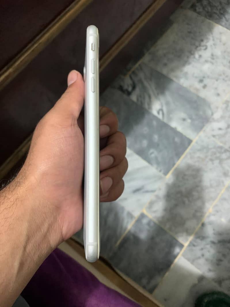 Apple iPhone 8 Plus 2