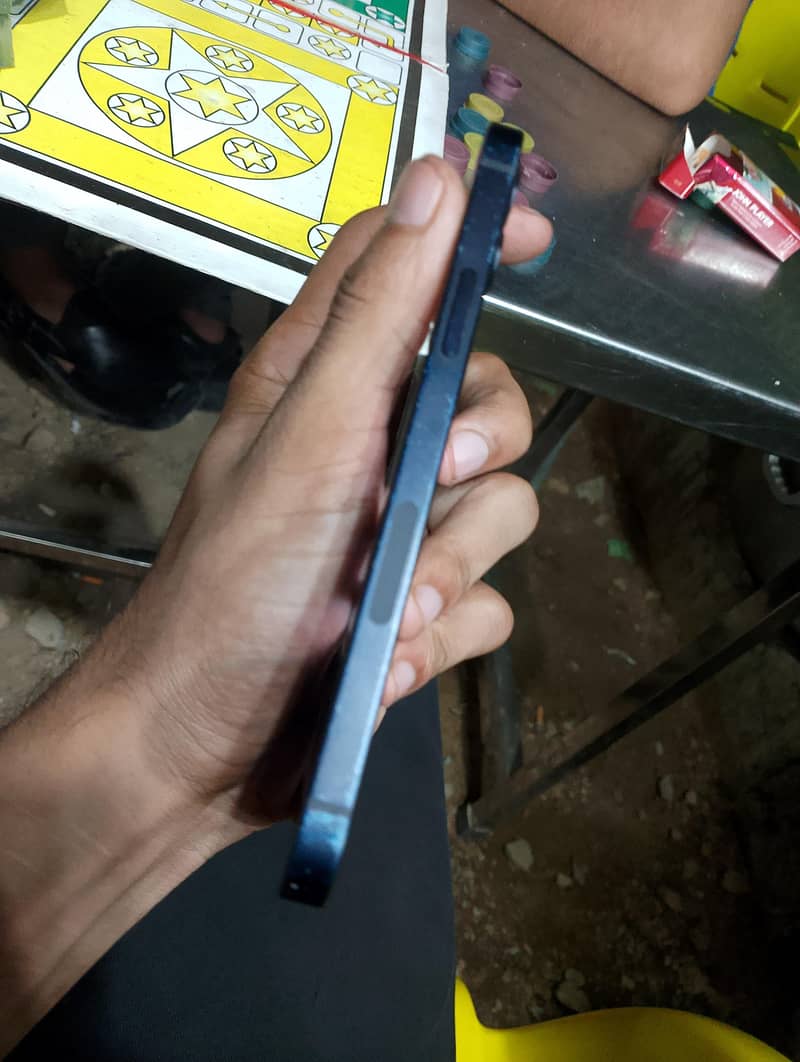 iphone 12 4