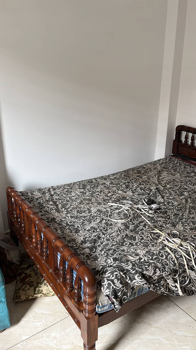 Single bed 0
