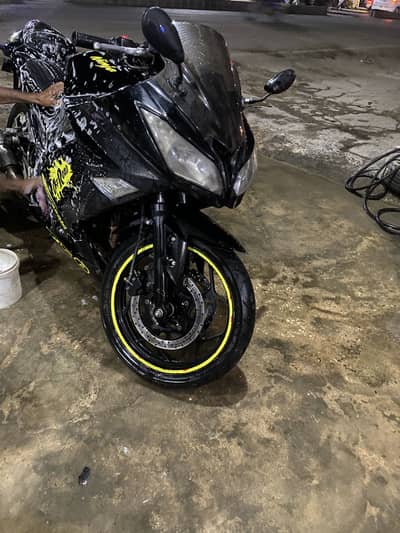250cc sports bike model 17 excellent condition 10/10