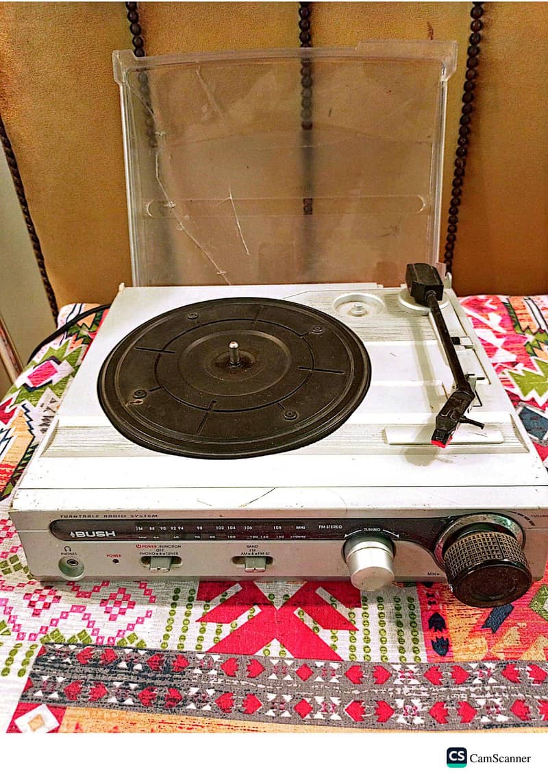 BUSH 2 Speed Record Player with 2 Band Radio. Video Available 3
