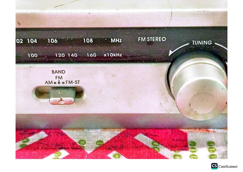 BUSH 2 Speed Record Player with 2 Band Radio. Video Available 14