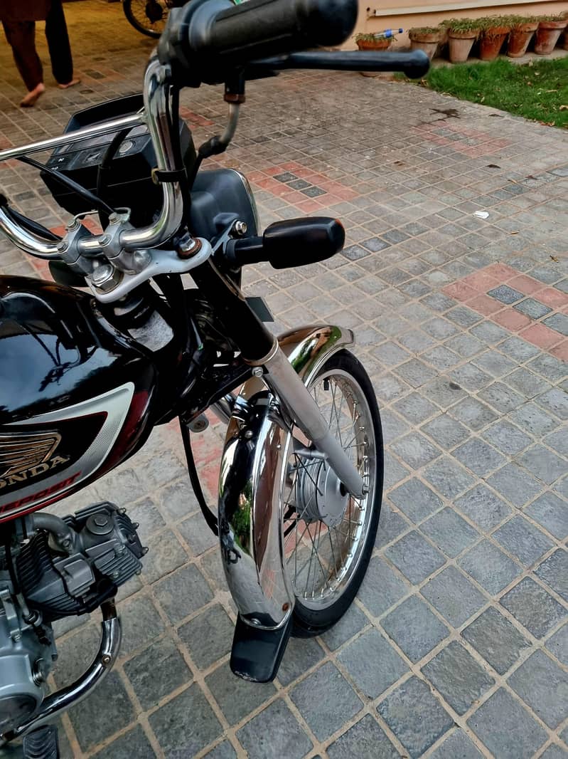 CD 70 mint Condition 1
