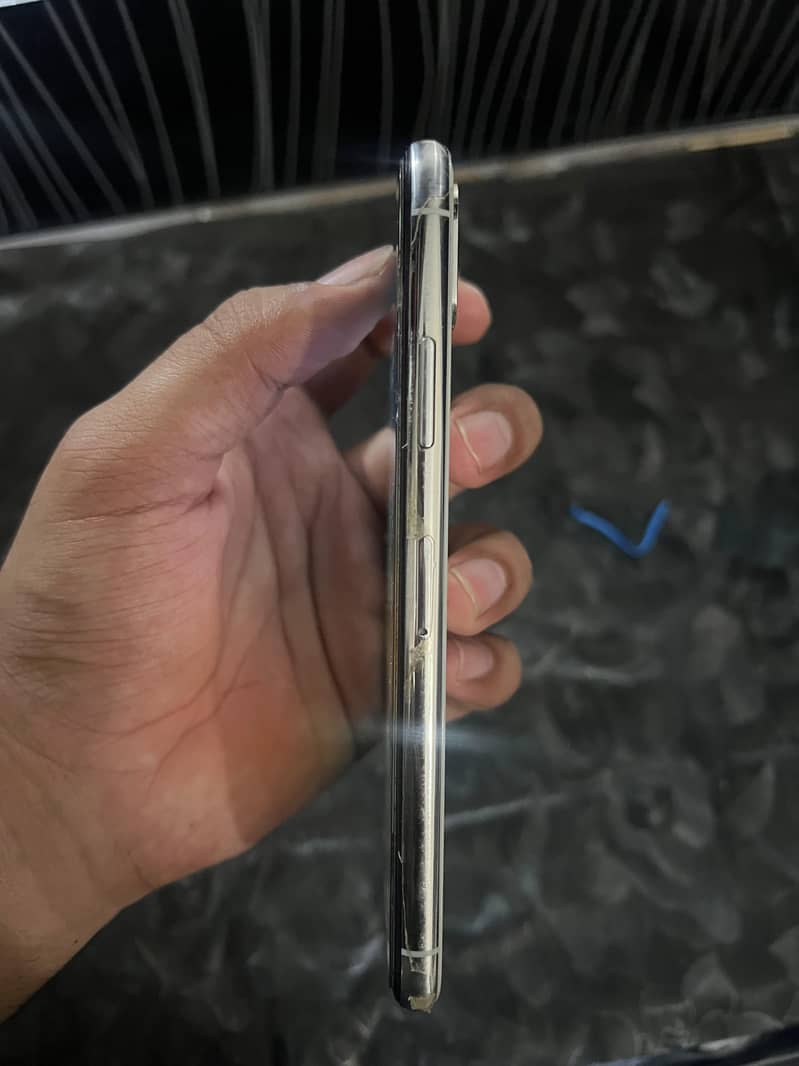 Apple iPhone X 5