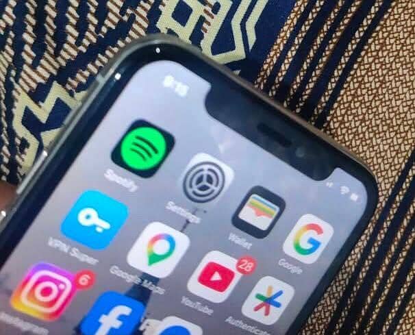 Apple iPhone X 3
