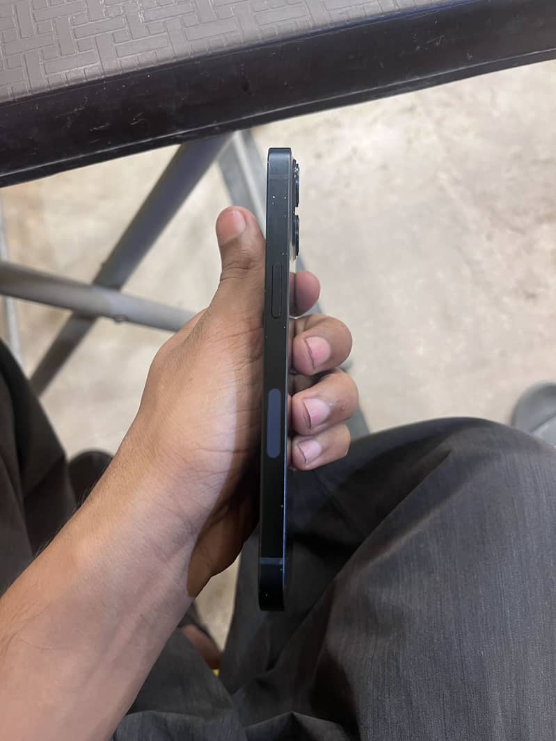 iPhone 13 2