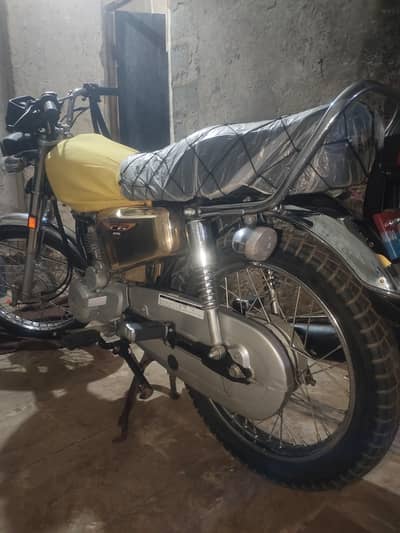 Honda 125elf gold addition 2024
