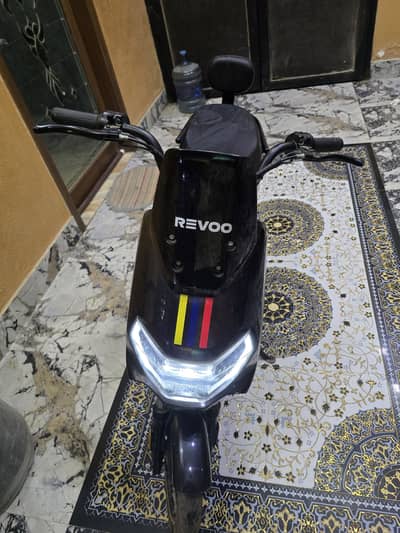 Revoo Yo6