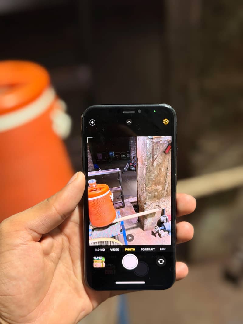 Apple iPhone X 4